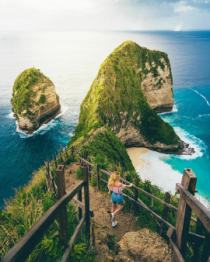Karang Dawa View​ Point or Kelingking cliff